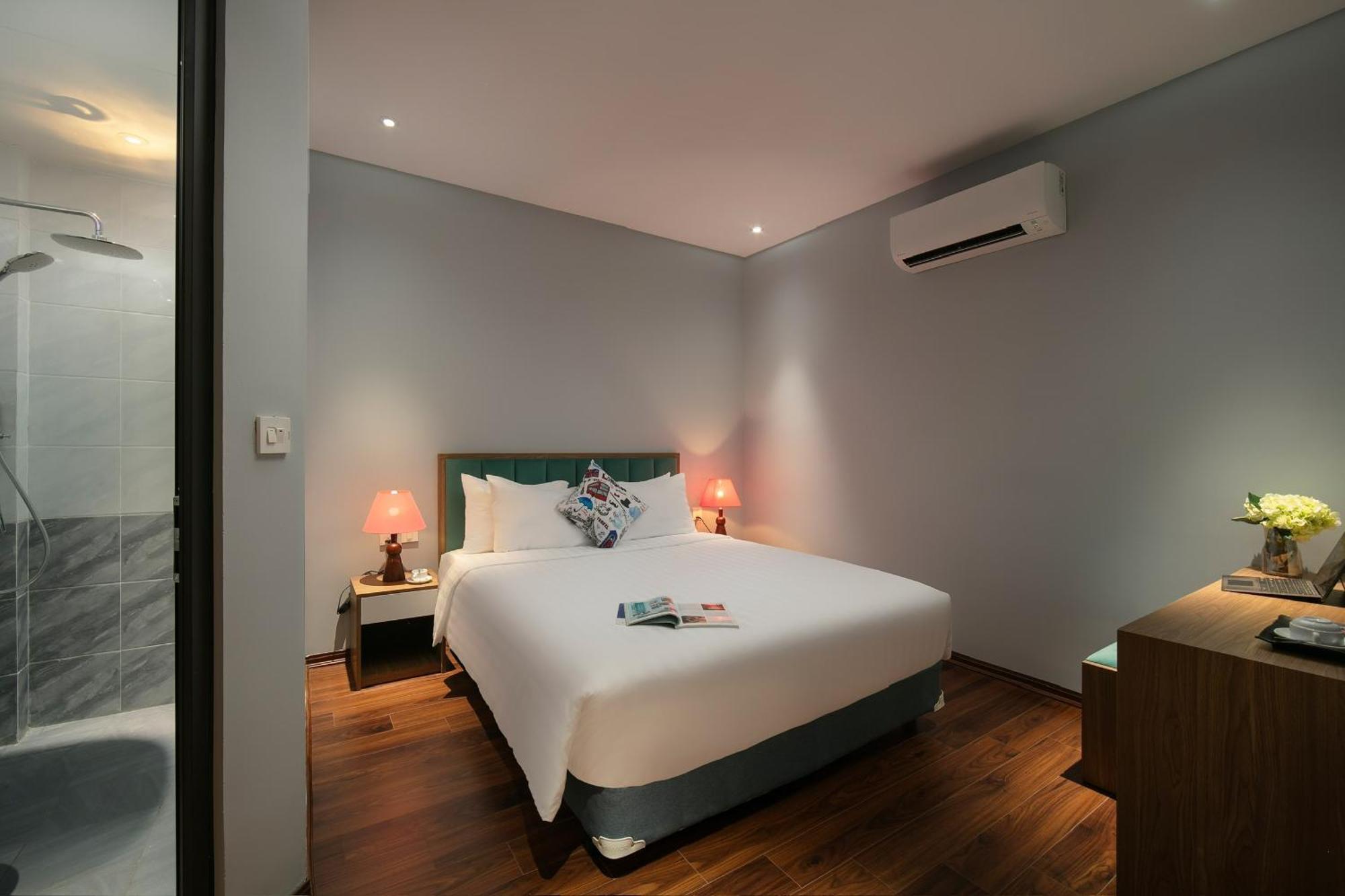 Lakeview Backpackers Hostel & Rooftop Bar Ханой Екстериор снимка