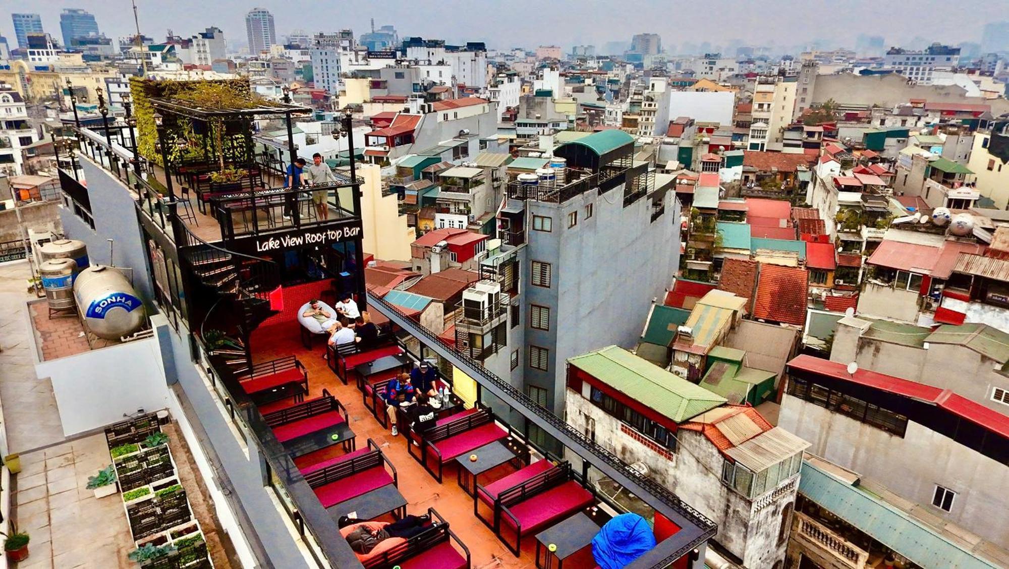 Lakeview Backpackers Hostel & Rooftop Bar Ханой Екстериор снимка